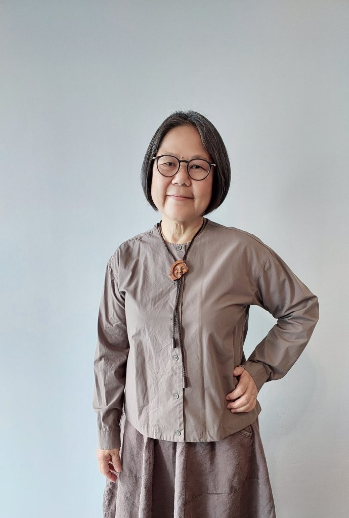 This image has an empty alt attribute; its file name is 许玉莲-690x1024.jpg